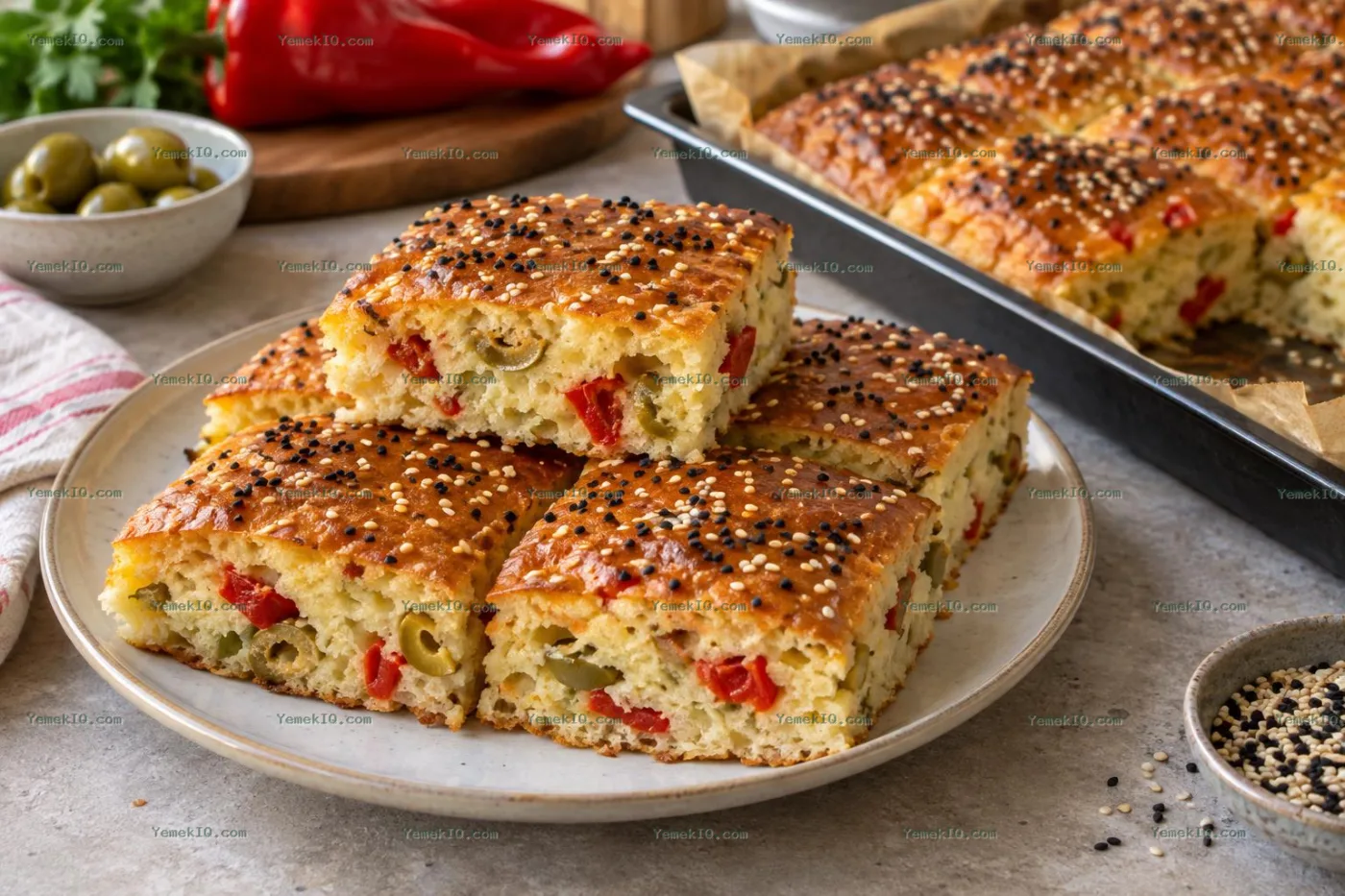 Zeytinli Kapya Biberli Tepsi Poğaçası